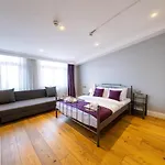 Hotel Frame & Suites *