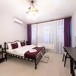 Hotel Frame & Suites