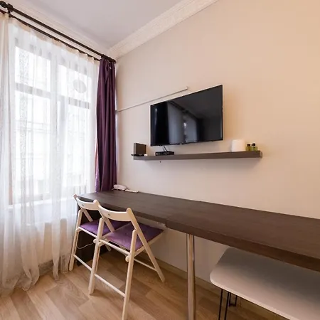 Frame & Suites