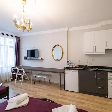 Frame & Suites Отель