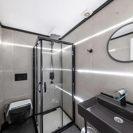 Otel Frame & Suites *