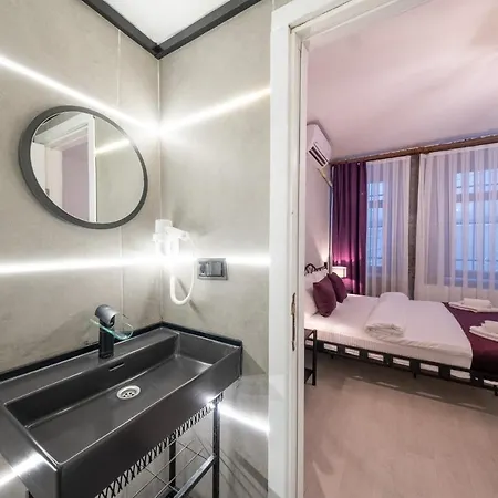 Frame & Suites Otel *