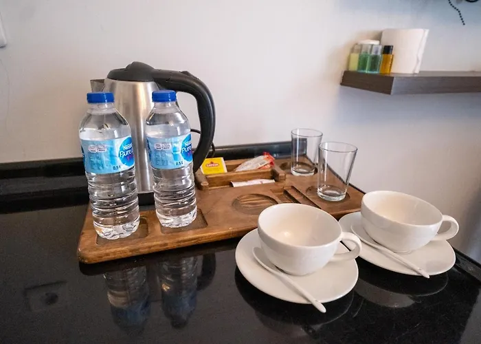 Hotel Frame & Suites *