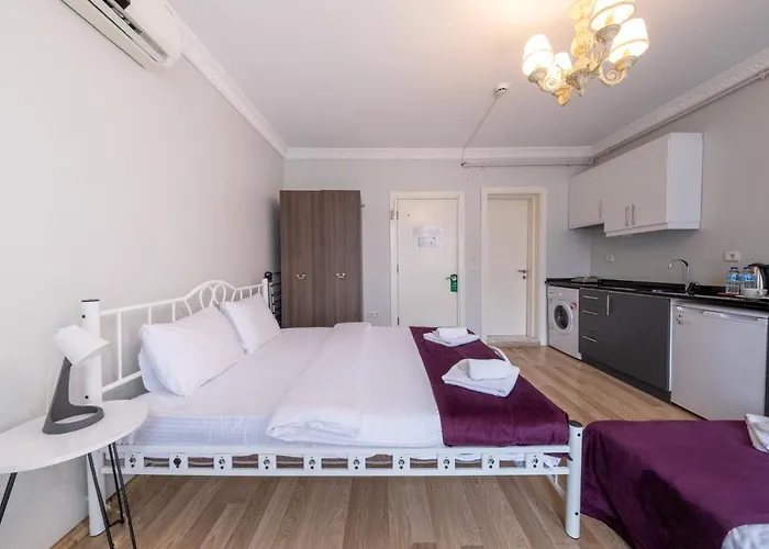 Hotel Frame & Suites *