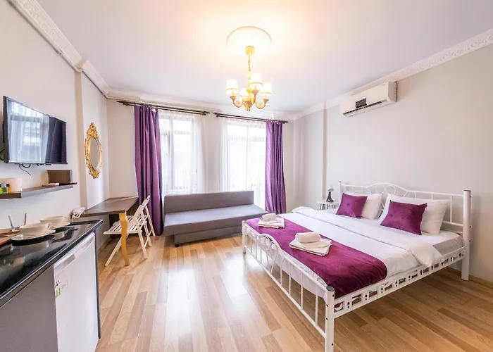 Hotel Frame & Suites *