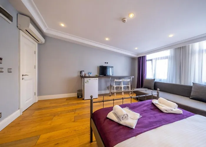 Frame & Suites Hotel