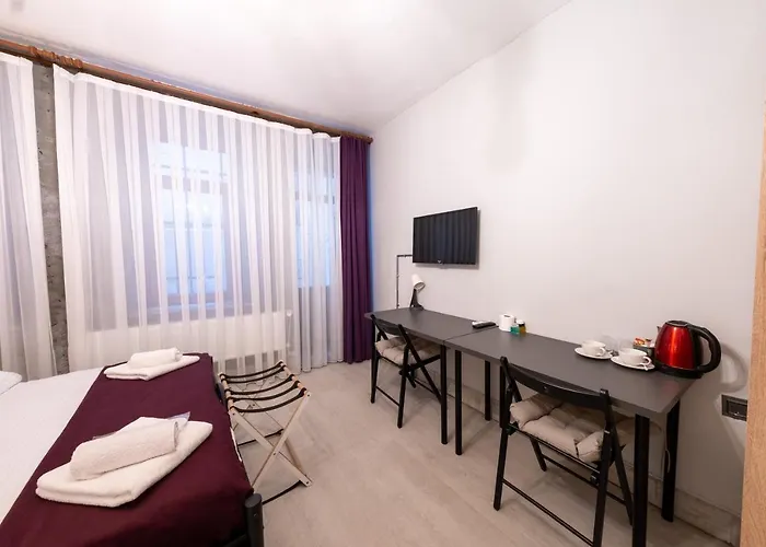 Frame & Suites Hotel