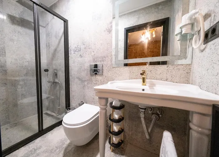 Frame & Suites Otel *